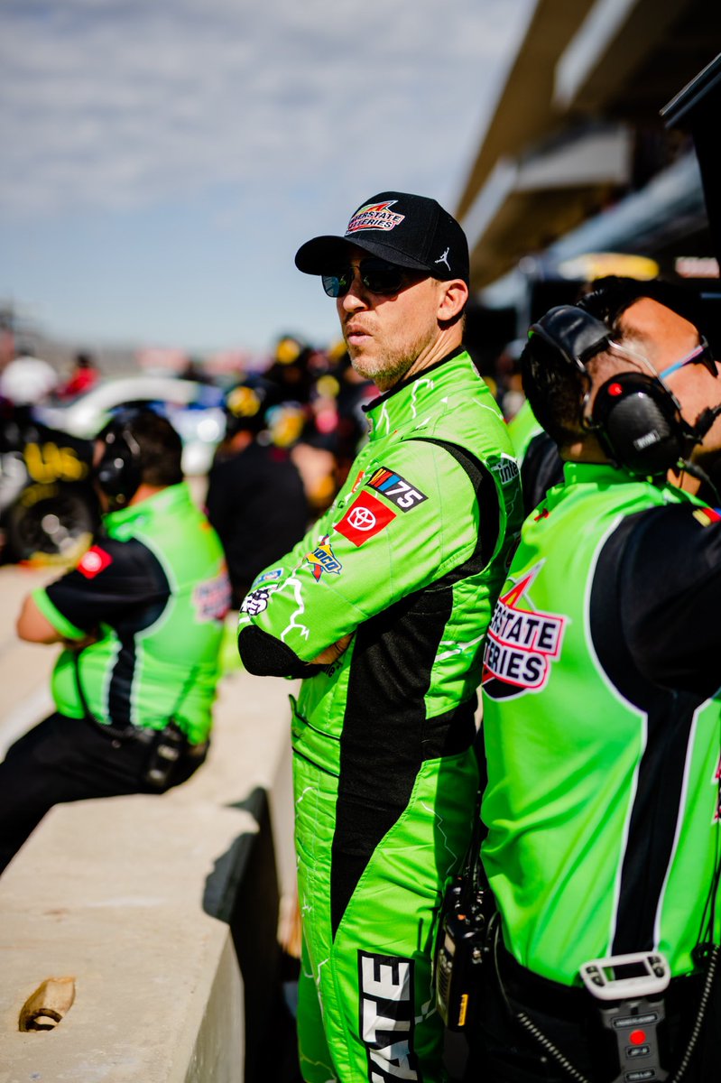 interstatebatts's tweet image. Ready to take the track today with @dennyhamlin and #TeamInterstate! ⚡️ @JoeGibbsRacing @NASCARatCOTA