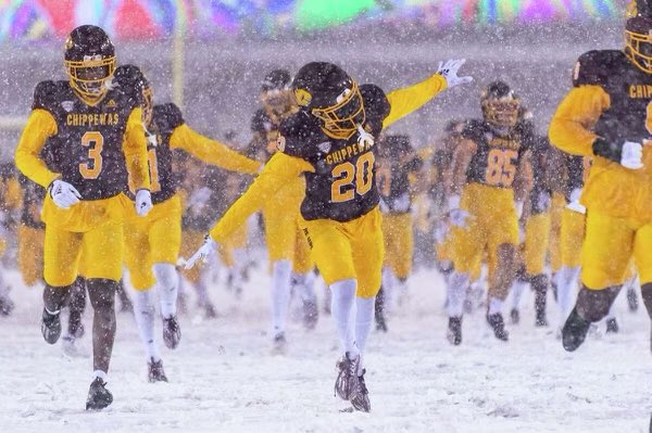 0Elijahparker's tweet image. Blessed to receive my first Division 1 offer from Central Michigan University @CMU_Football @CoachCalley21 @CoachSnowden  @CoachMcElwain