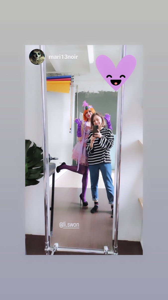 Flower_evils's tweet photo. Редкие беки с фотографом 💜
#backestage #jinx #mafia #LeagueOfLegends #cosplayselfie https://t.co/OAsEga8zs5