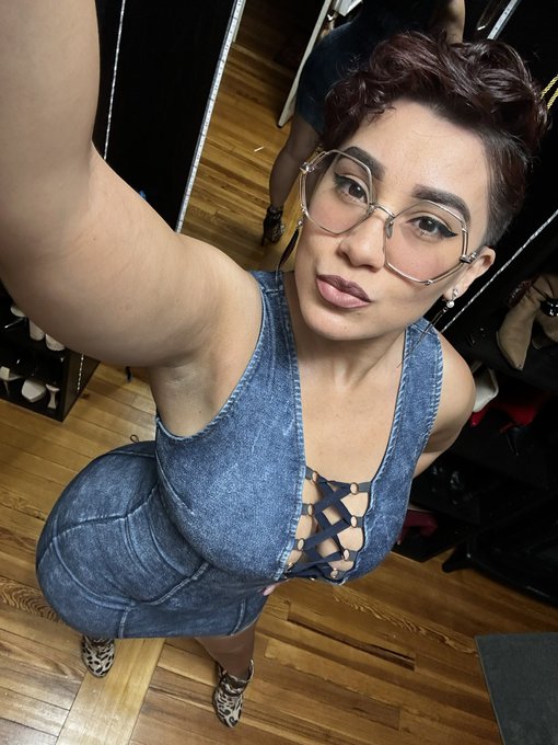I love spring doesn&rsquo;t it just scream denim?  Leopard print and your denim dress I feel wrapped up in<a href="/tag/fetcon"class="tags"><span>#fetcon</span></a>