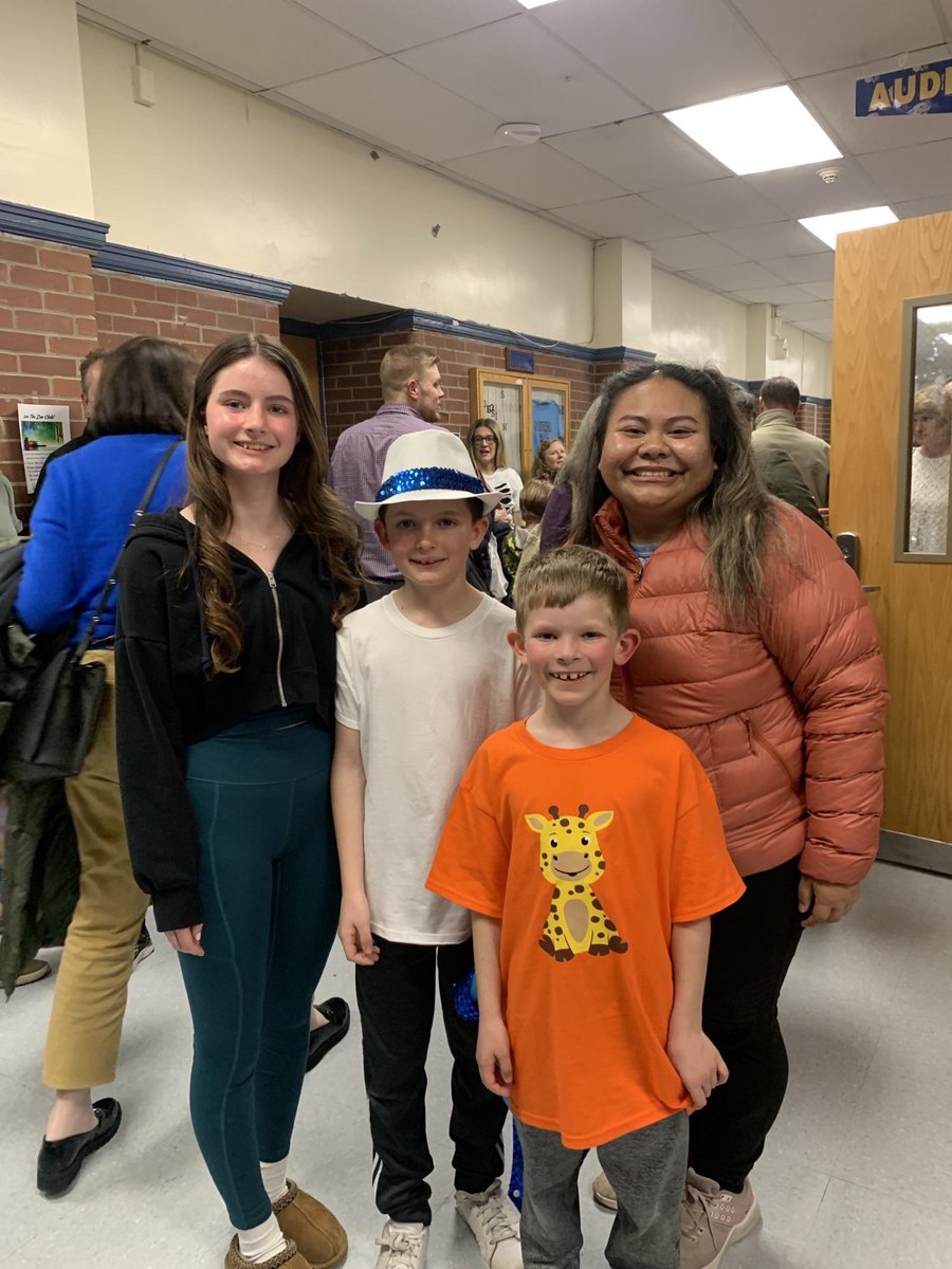 missthach tweet media