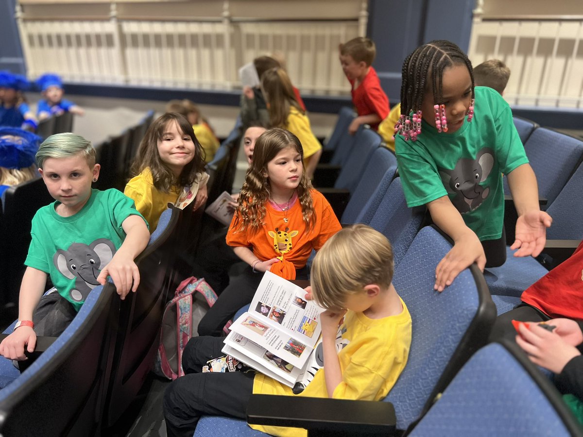 missthach tweet media