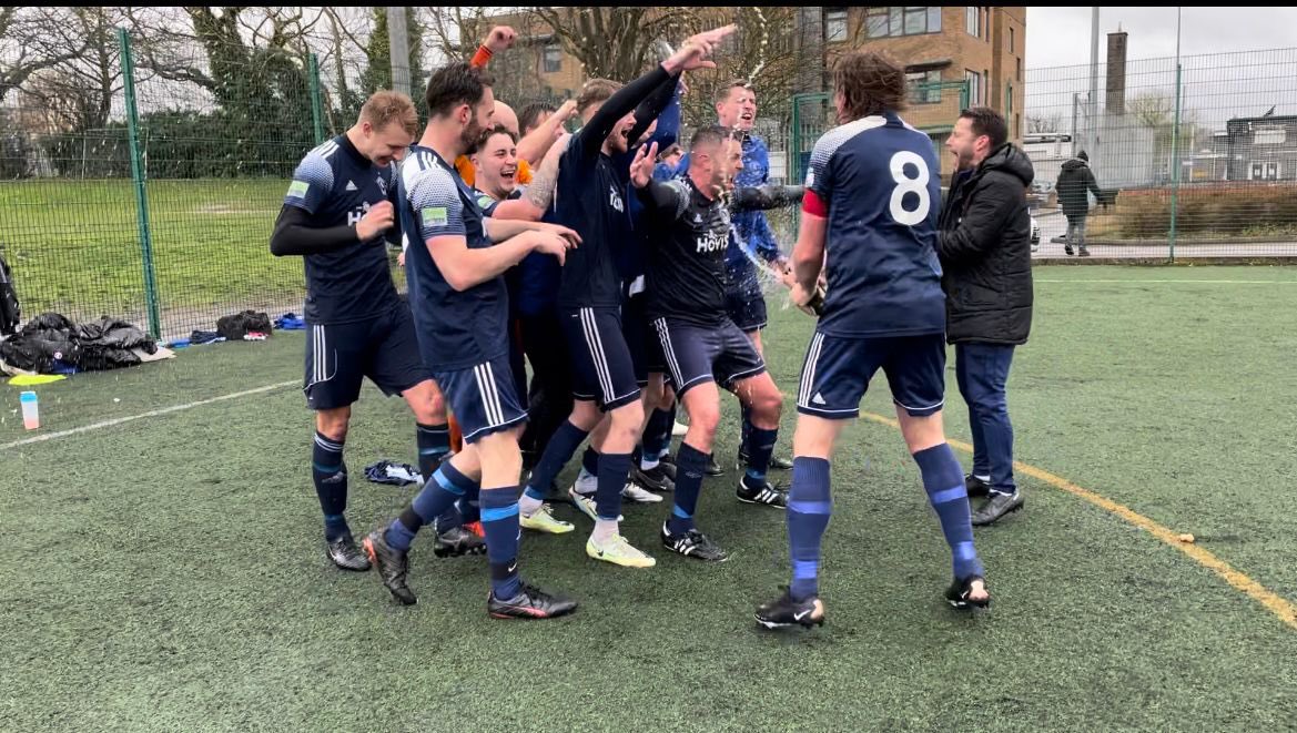 AFCLoose's tweet photo. What a Sunday! Each player played their hearts out to get our hands on our second MMSKFL DIV 1 league title. Thank you and well done to all involved #breadmen #champion #div1 #hovis #onegametogo #MMSKFL https://t.co/A11PLt6z86