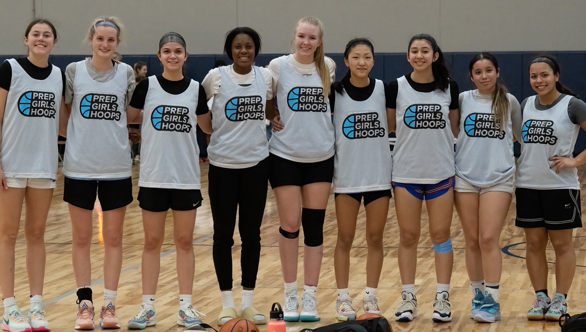 MrsHorne1's tweet photo. @PGHIllinois Prospect Camp team 9 @11bellagarcia https://t.co/GHZN94sWjp