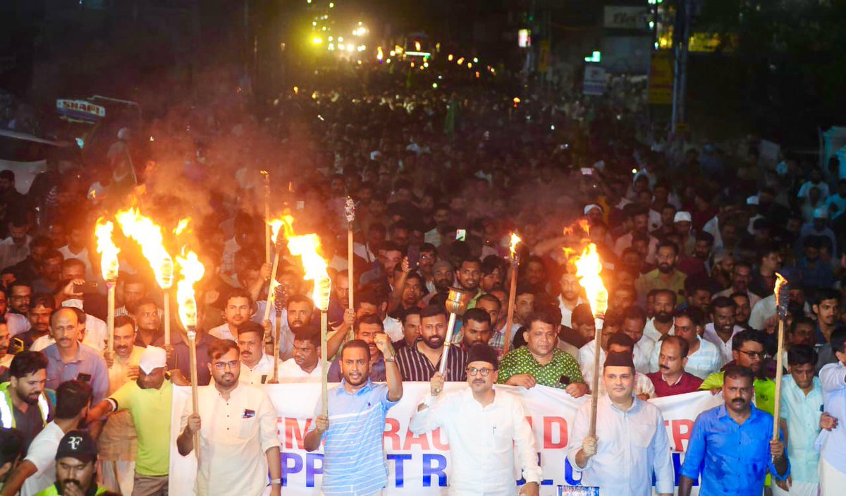 PKNavasPK's tweet image. #DemocracyInDanger 
#SupportRahulGandhi

MYL Rally @ calicut