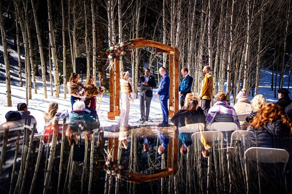 joe_pyle's tweet photo. If you could have a wedding YOUR way, what would that look like? 
•
Mel and Eric chose a wedding their way and it was magical.
•
You should too.
•
#estesparkweddingphotographer #nederland #forestwedding #weddinginspo #mountainwedding #elope #elopemen… https://t.co/HV9hdMVeOc https://t.co/46fnZc0MQk