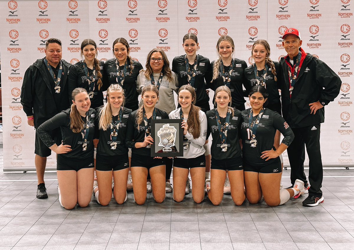 Ending the weekend 9-1, only dropping 3 sets (two being the semi final match)! Back to the gym we go to prepare for Show Me ⭐️