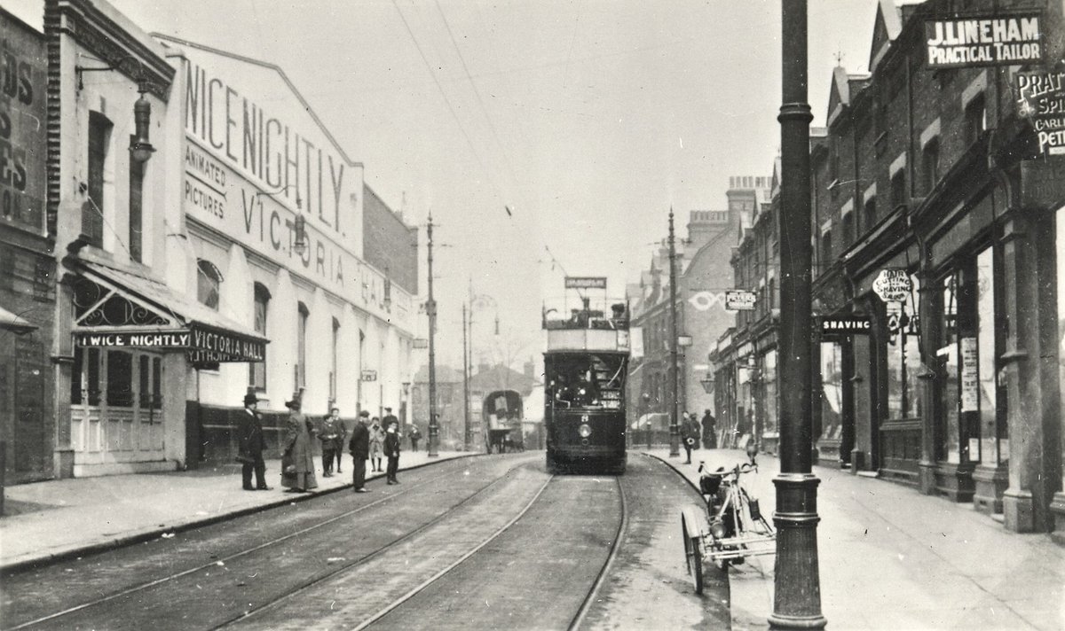 Edward George Turner died #OTD 17 Apr 1962. An early exhibitor of film, he gave the first moving picture presentation in Walthamstow, at Victoria Hall, Hoe St in 1896. He lived in Higham St, Walthamstow in early 1900s. 📸 Portrait is.gd/WpQE2b Victoria Hall, VHM image.