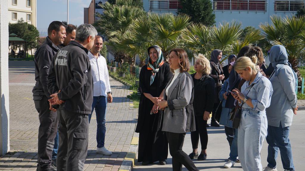 ege_humeyra's tweet photo. Birlikte aşacağız…
AK Parti Aydın İl Kadın Kolları Başkanımız Sn Duygu Göğde,AK Parti Efeler İlçe Kadın Kolları Başkanımız Sn Hümeyra Ege ve yönetimimiz ile birlikte Aydın KYK Yurdunda kalan depremzedeleri Ramazan ayı münasebetiyle ziyarette bulunup sohbet ettik. https://t.co/3CVTFM2HV7