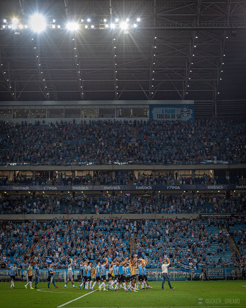 Ducker_Gremio's tweet photo. Time, clube e torcida juntos.
Há tempos não via essa sinergia. https://t.co/mnYDbq54E7