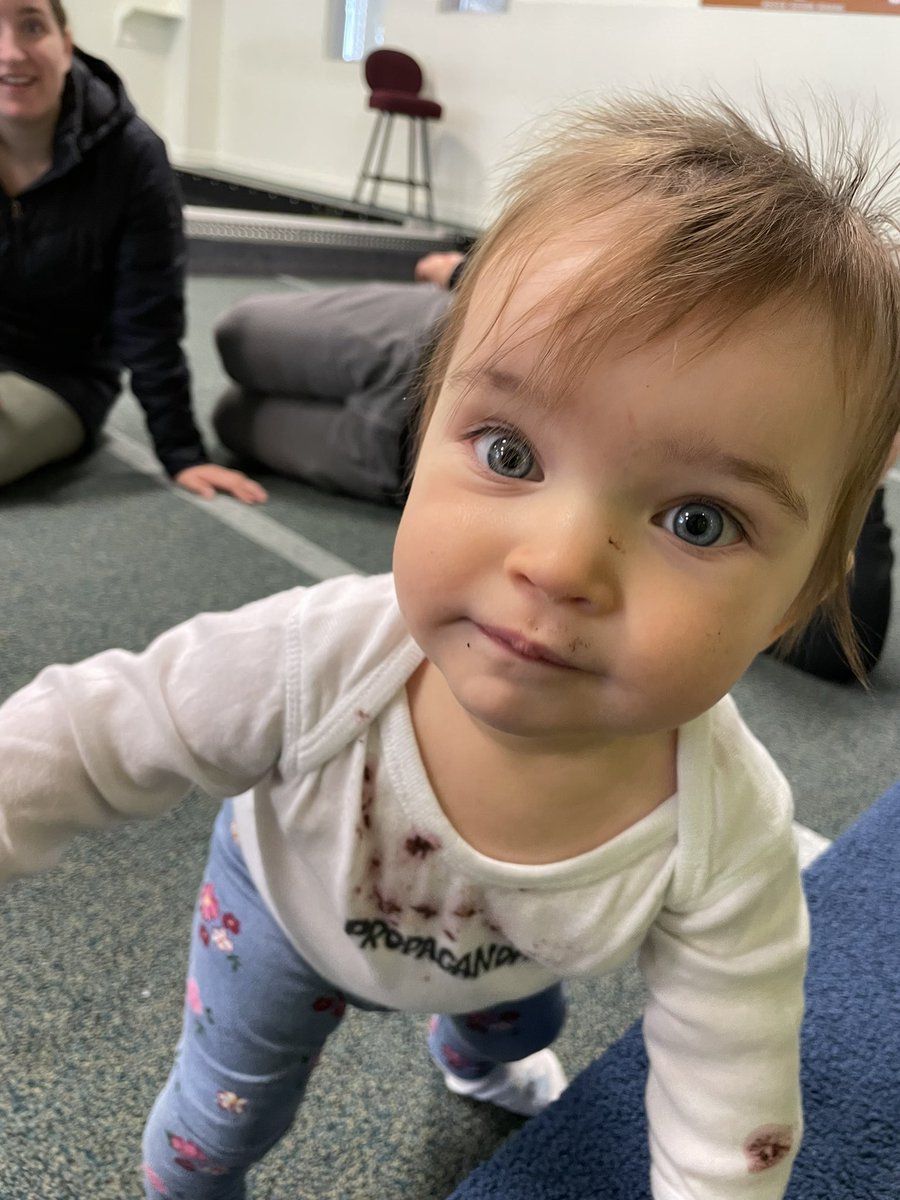 thisprairiegirl's tweet image. Lookin thru racks with my lil bestie. #winnipeg #music #records #market