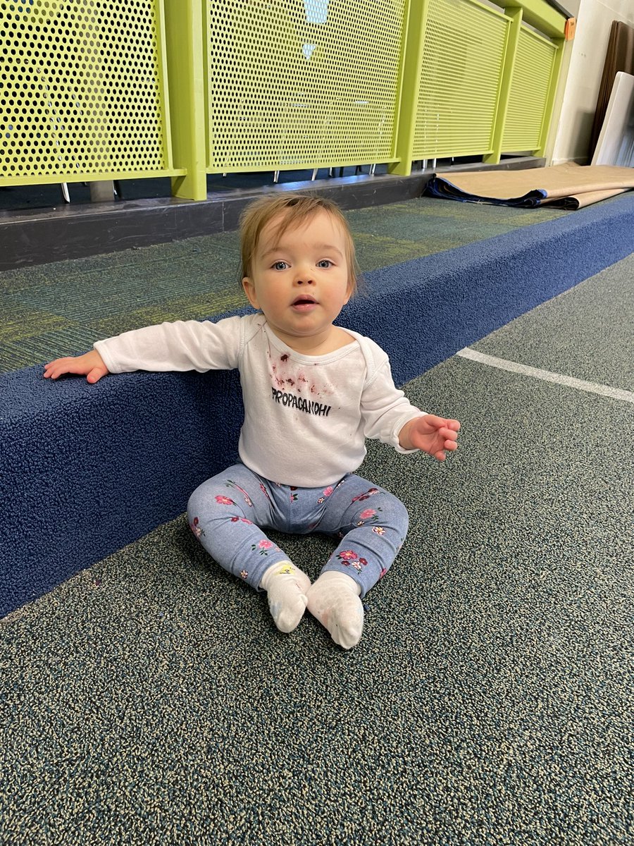 thisprairiegirl's tweet image. Lookin thru racks with my lil bestie. #winnipeg #music #records #market