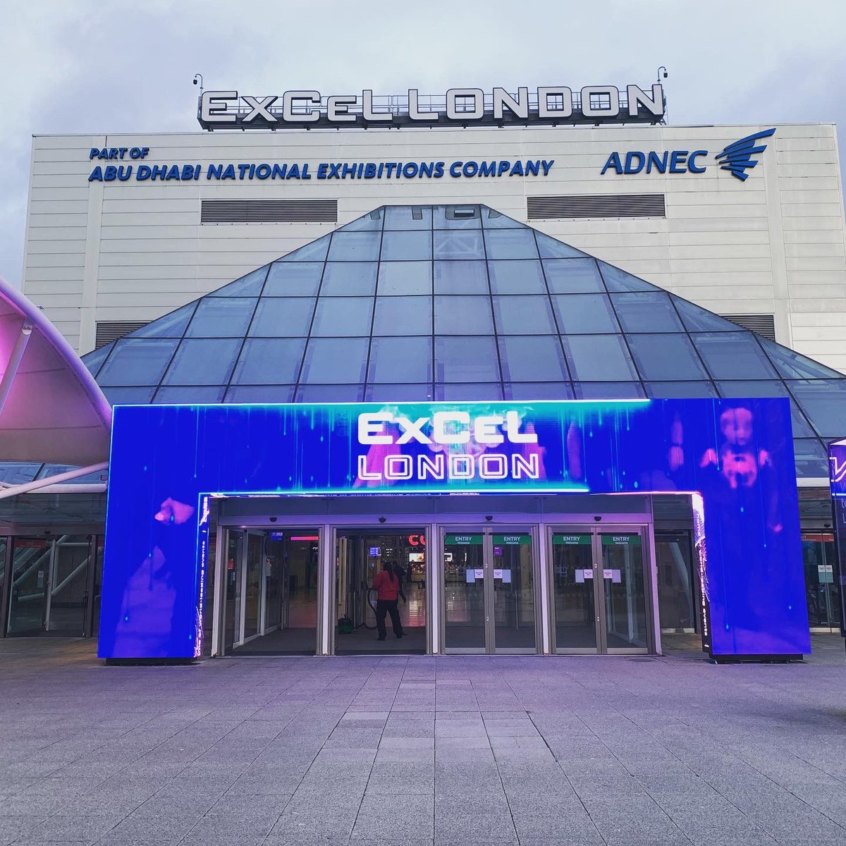 uol_paris's tweet photo. 📣 We will be at UCAS Discovery London tomorrow! 📣
Come and meet us at Stand 96 ✨
More info ➡️: https://t.co/aGR3j5l03g
#ucas #ucasdiscovery #london #exhibition #studyinparis #paris #education #uni #unilife #studentlife https://t.co/lRAQVi3ZsT