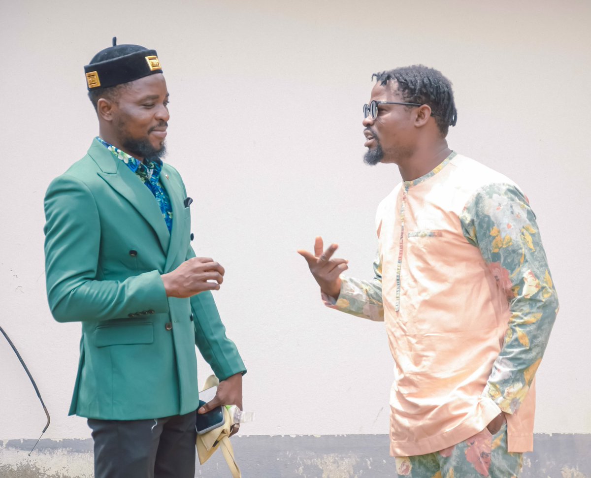 KaporalSlam's tweet photo. Félicitations à mon jeune frère et binôme @predo le slameur .
Le diplôme est en poche la prochaine étape sera avec beaucoup de cachet.
#slamaster #anyo #acesafrique https://t.co/k7LtMQQgtl