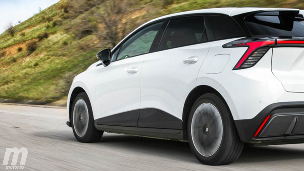 600voltios's tweet photo. RT @unaobviedad: Más barato que el Ford Focus y con 5.000 euros de descuento: el eléctrico que pone en apuros al VW Golf está en oferta https://t.co/d9tljYVjVg @motorpuntoes @MGMotorEspana #CochesEléctricos #Ofertas #Chollos https://t.co/nLD5oeb23F