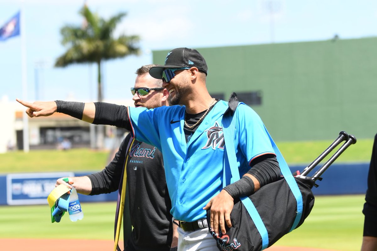 Yuli Gurriel made the Miami Marlins roster for Opening Day, per GM Kim Ng. José Iglesias remains in the organization will surely be the first option in the infield.

Yuli Gurriel hizo el equipo de los Marlins al Opening Day, según GM Kim Ng. José Iglesias se queda en los Marlins.