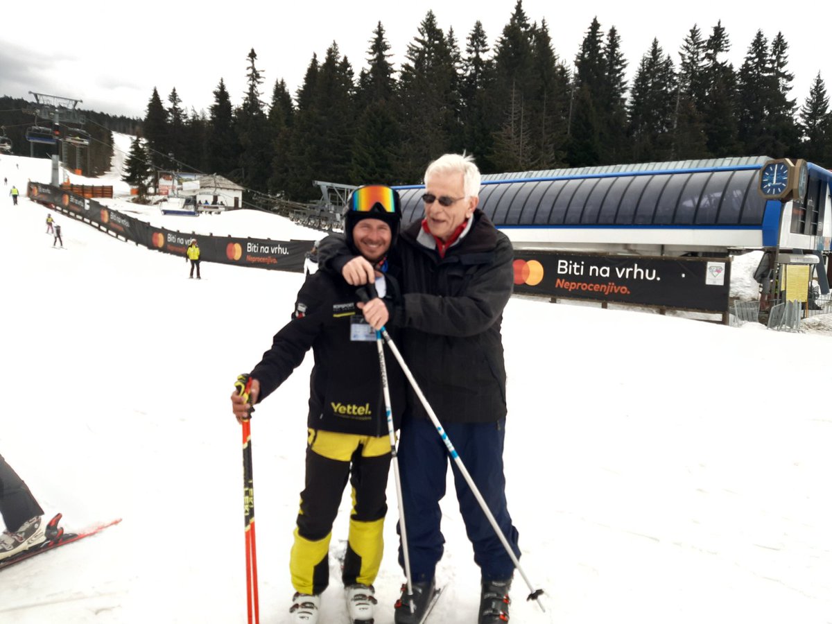 b_srbijr's tweet photo. Biatlonci na Kopaoniku na alpskom skijanju. Najbolji srpski biatlonac Damir Rastić sa predsednikom BSS Velimir Vukadinom - bivšim biatloncem.

#biathlon #biathlonserbia #biathlonworld #biathlonlife #biathlonlove #biathlon_is_my_life #biatlonsrbija #biathlonfamily https://t.co/8YamG8CeS1