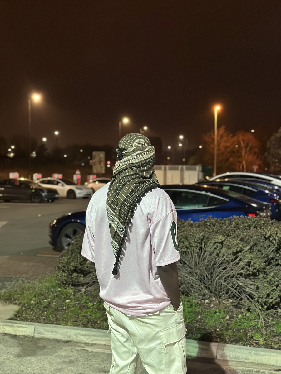 Eezzy 🧸 tweet media