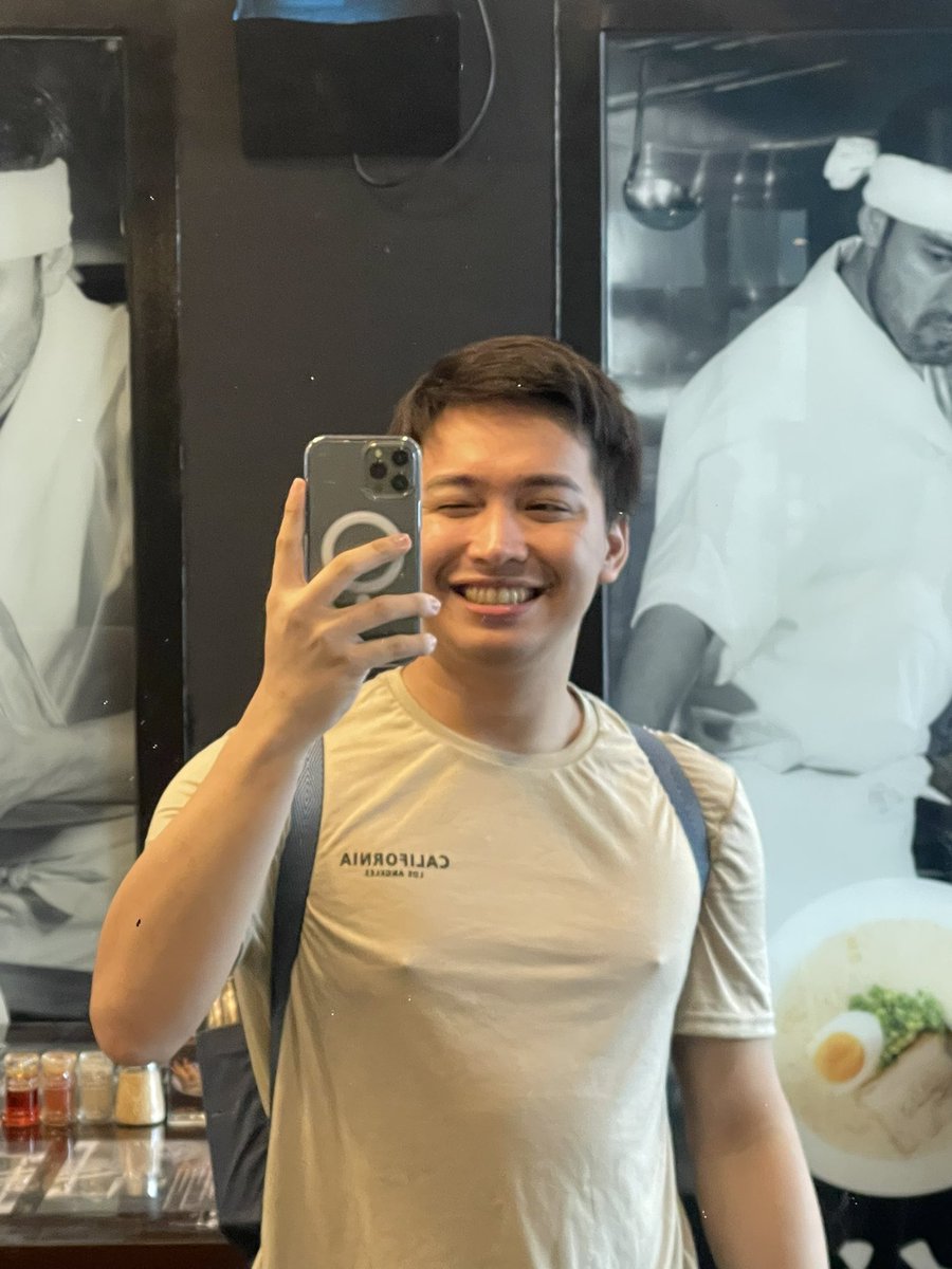 celocreyes's tweet photo. pronouns   : he/him
height          : 5’8
shoe size    : 9.5
zodiac       : ☀️Gemini 🌙 Gemini ⬆️ Libra
smoke         : no
tattoos        : 0
piercings    : 3
fav color     : blue 
fav drink     : cucumber lemonade

if you, see this do it too https://t.co/X5onJ6kZRD
