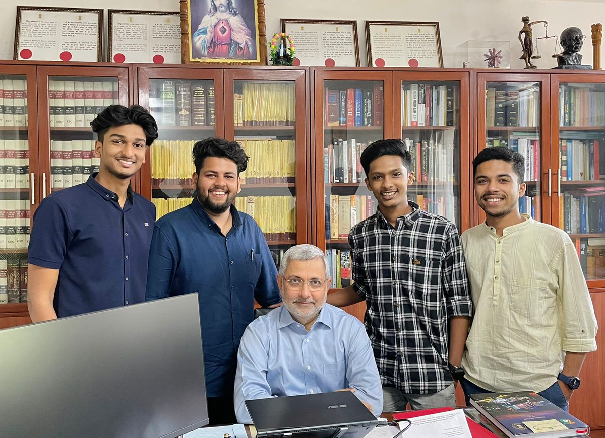 maithry_du's tweet photo. Maithry DU's Office Bearers had the privilege of meeting with the esteemed Kurian Joseph, former Judge of the Supreme Court of India, to discuss important issues concerning Keralite students at Delhi University.
#maithry #delhiuniversity #kurianjoseph https://t.co/Ti2KFkvFpR