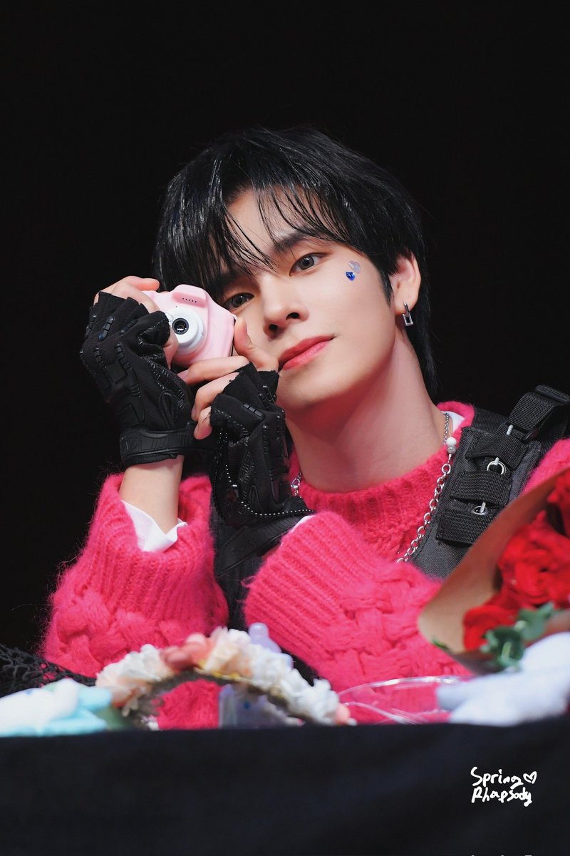 FranceSerim's tweet photo. PHOTOS •25.03.22

D'autres photos de #SERIM durant le dernier fanmeetins du groupe a été publiée
(2/2)

©: springrhapsodyy

#CRAVITY #크래비티 #세림 #LUVITY https://t.co/LlPTMLmaiH
