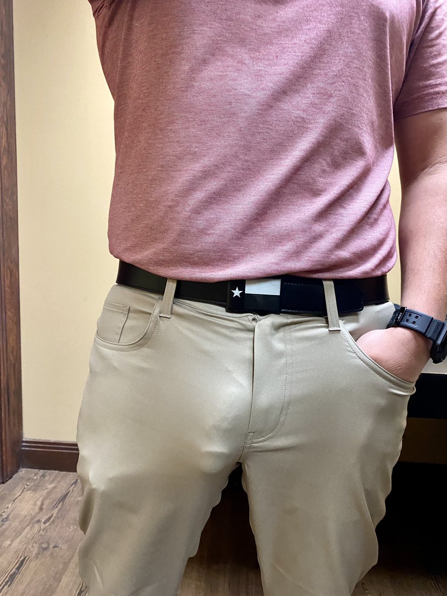 TexasToastTh1ck's tweet photo. If I’m the new meat manager at Target how often are you going grocery shopping? #Bulge #BWC #MeatManager 😉 https://t.co/gCtN9LctN7