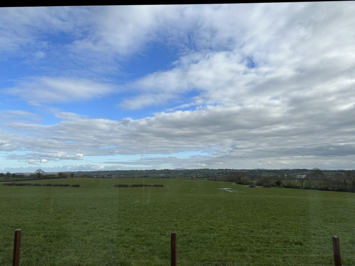 rogerwilliama's tweet photo. Anyone fancy a pint in Dans bar? The view is ok. 👌 https://t.co/t7fUgxFq6f