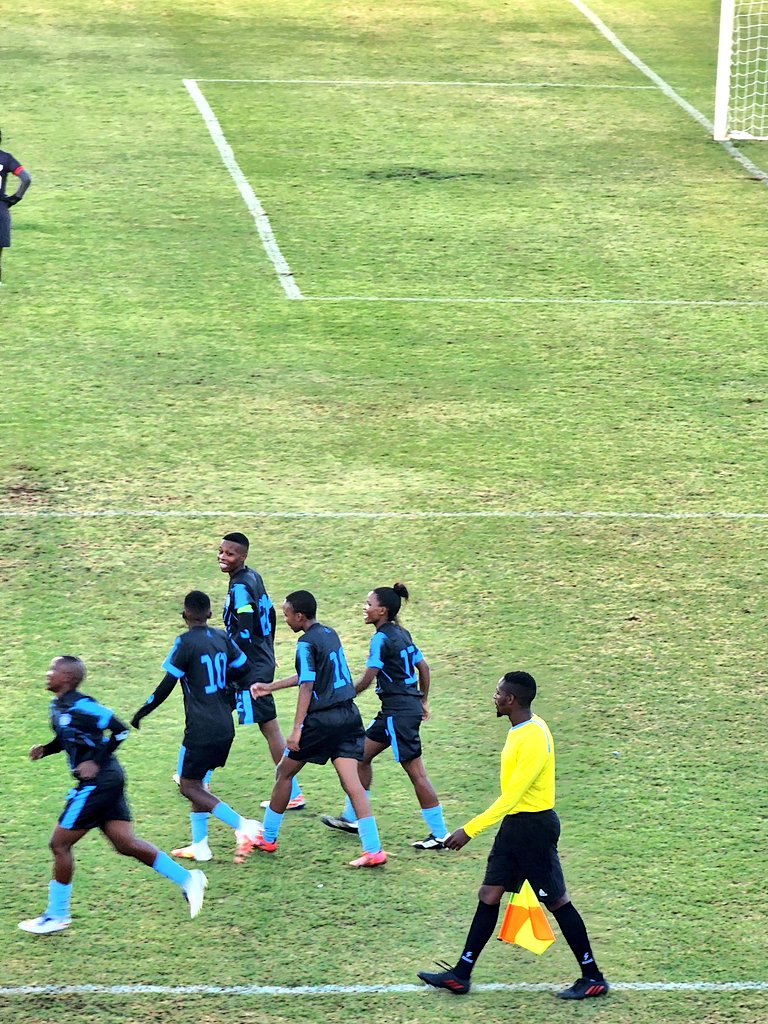 YOLO 💞🇧🇼 tweet media