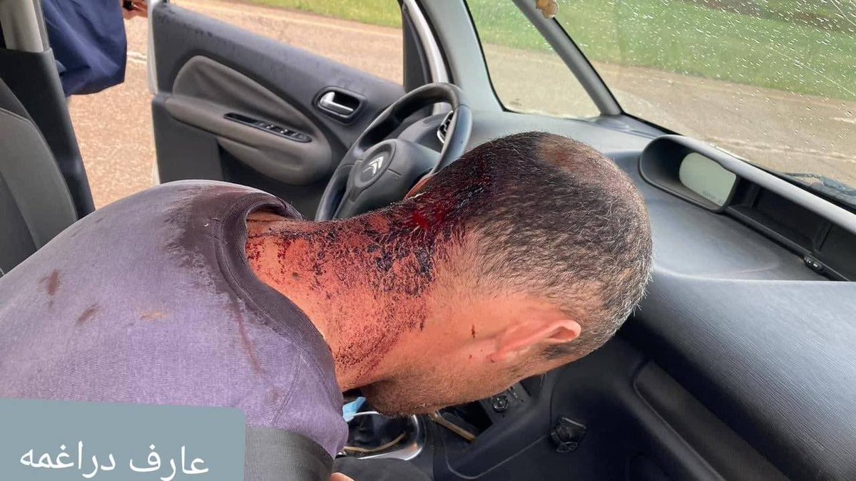 Timesofgaza's tweet photo. lsraeli colonial settlers attack Palestinian farmers in the Northern Valleys. https://t.co/8KZbKNlSQw