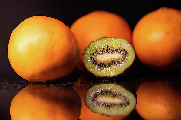 valontarinat's tweet photo. New artwork for sale! - "Juicy kiwi and oranges" - https://t.co/BZusPyefsj @shoppixels https://t.co/pSxoNrrB74