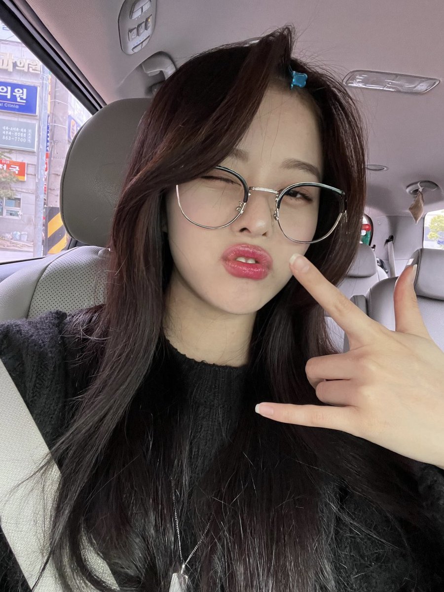 jngmn72's tweet photo. @NANGNIM72 머리띠 사진은 업고.. 같은 날 다른 사진을 던져봅니다 https://t.co/lkoI0UVZyj