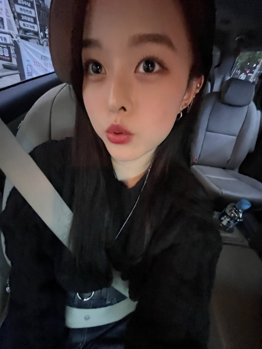 jngmn72's tweet photo. @NANGNIM72 머리띠 사진은 업고.. 같은 날 다른 사진을 던져봅니다 https://t.co/lkoI0UVZyj