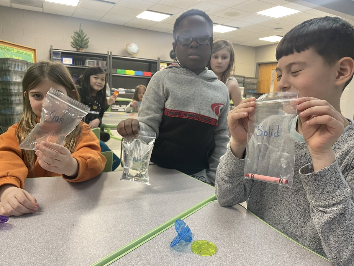 AmandaStrickler's tweet photo. 2nd graders have been busy learning about matter and engineering. We have learned to describe properties of matter, reversible and irreversible changes in matter and practiced our sketching skills. #PLTW #STEM #BHWarriorPride @Bighollowelem https://t.co/ROO9grMiD4