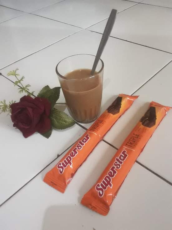 EfendiMs7's tweet photo. Pulang tarawe dak ada teman berbincang...akhirnya kopi  and choclate sebagai teman malam ini... https://t.co/6JwYaeXsYo