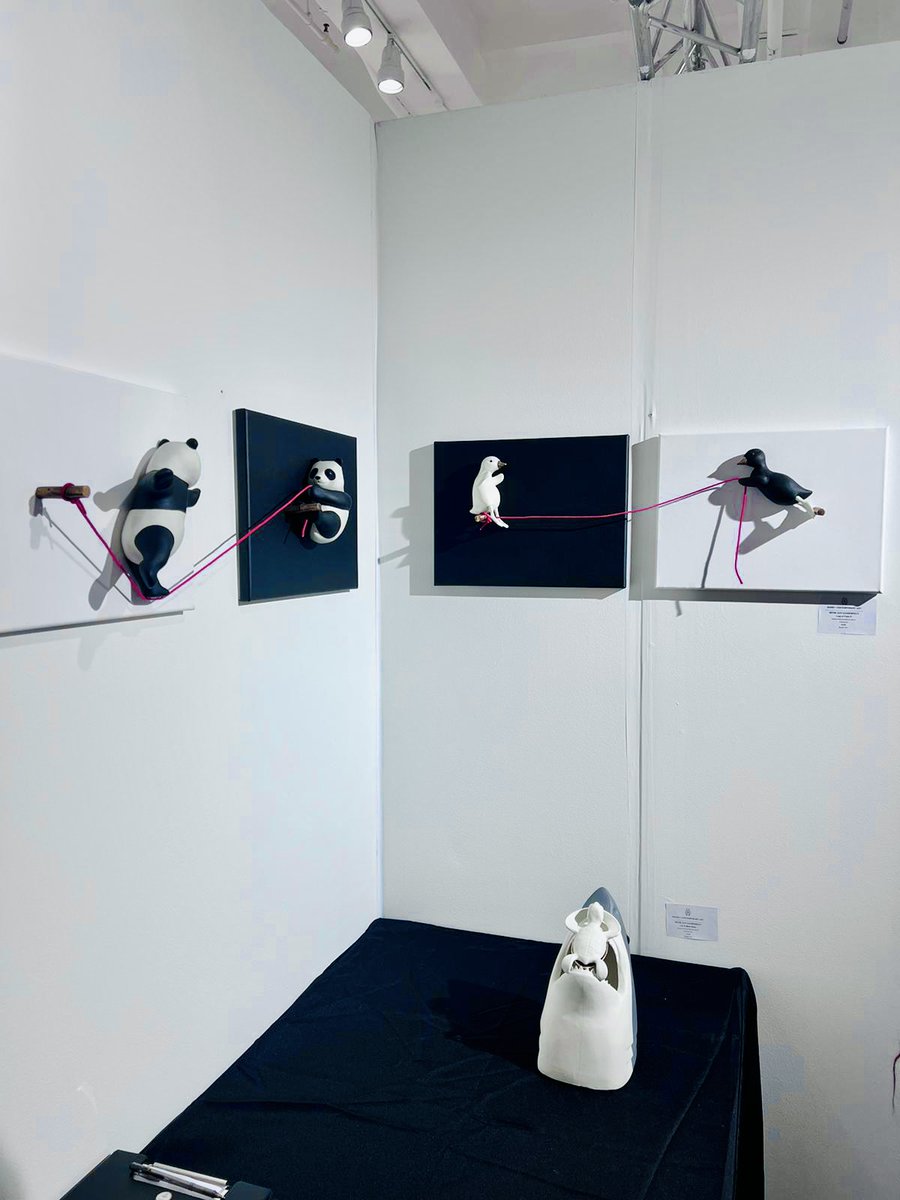 Thank you to everyone who could join us at @affordableartfairnyc ! Today is the final day at STAND A15. Henk’s wall artworks are perfect for those who desire a fresh approach to the canvas. The three-dimensional quality means that joy literally leaps out from the wall. #aafnyc