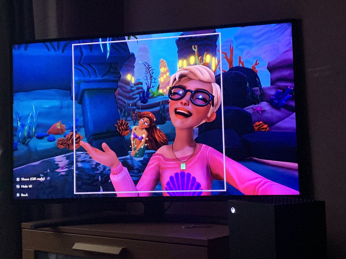 NatalieS157's tweet image. Some Of My Favourite Selfies With Some Of My Disney Besties! 
☺️😌🥰😁📸🤳🏻🐭🐶🧜‍♀️
#GamerGirl #GamerSession #GamerNerd #Xbox #XboxSeriesX #Disney #DreamLightValley #UsingTheCameraTool #Exploring #OnAdventure #TakingSelfies #Smiles  #SomeOfMyBesties #Mickey #Goofy #Ariel