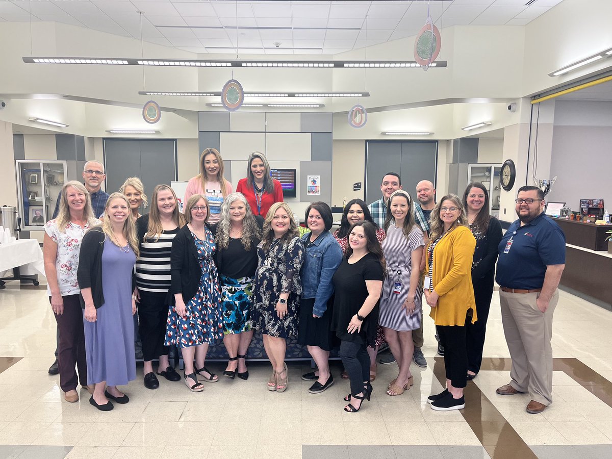 jsauceyscience's tweet photo. Our last AP meeting with the amazing Dr. Marsha Jones. So fortunate to have had her leadership and her guidance as an assistant principal. Thank you Marsha, you will be missed.❤️@dr_majones @PISDMIDDLE @PasadenaISD_TX https://t.co/j4KGOZ9RZN