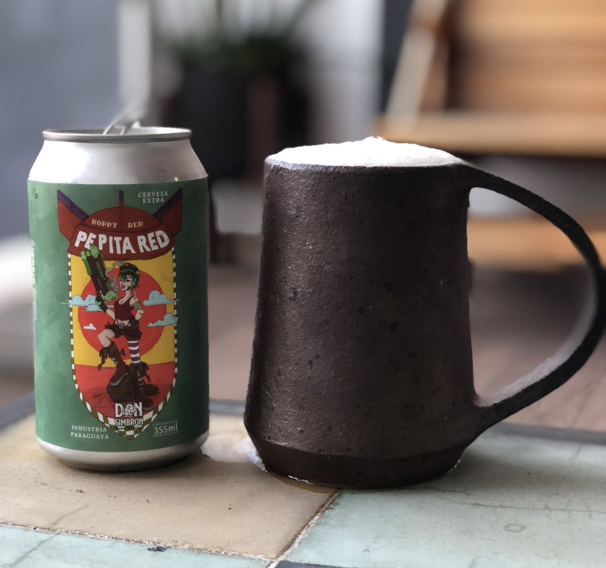 DSBrewery's tweet photo. ¿Sabes qué es lo único que hace que un domingo sea aún más hermoso? 🌞 ¡Una deliciosa 🍻 Don Simbron! Cuando apoyas a una pequeña cervecería independiente, es como si te pusieras una 🦸‍♂️capa de superhéroe. Así que, ¡salud! 🍻💪 #DonSimbron #CervezaArtesanal #CraftBeer https://t.co/MrDrySUoFr