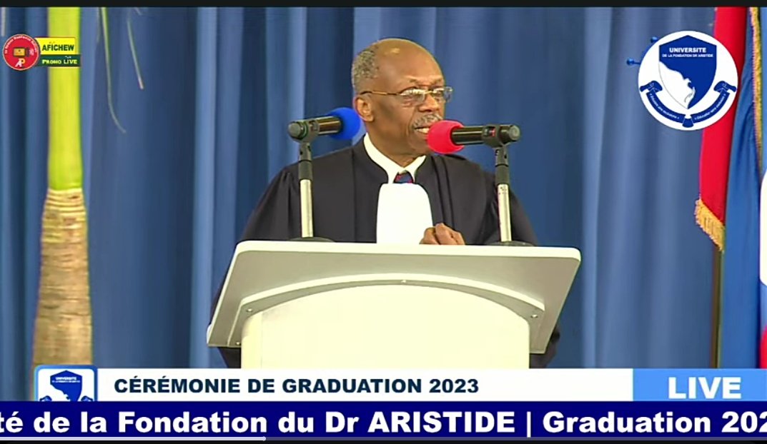 HaitiInfoProj's tweet photo. "The situation of kidnapping and immorality #Haiti is facing today is the result of the 2004 coup." - Jean Bertrand Aristide addressing graduation ceremonies at UNIFA today. https://t.co/yNaHpeNA3E