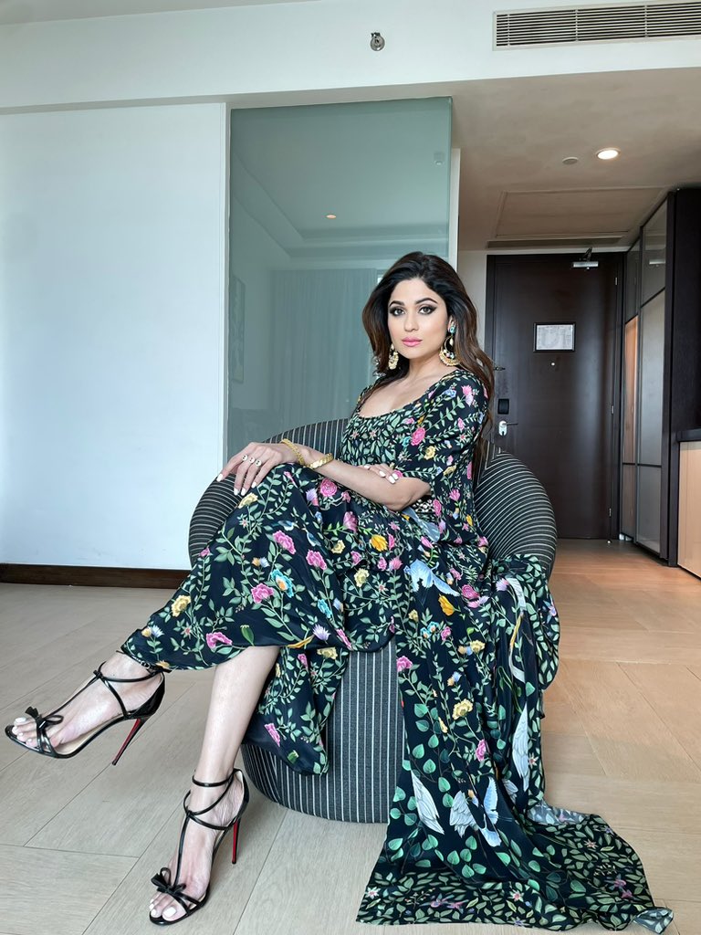 ShamitaShetty's tweet photo. A strong woman knows she has strength enough for the journey, but a woman of strength knows it is in the journey where she will become strong💪🏻❤️ https://t.co/A5jjr4DxyT