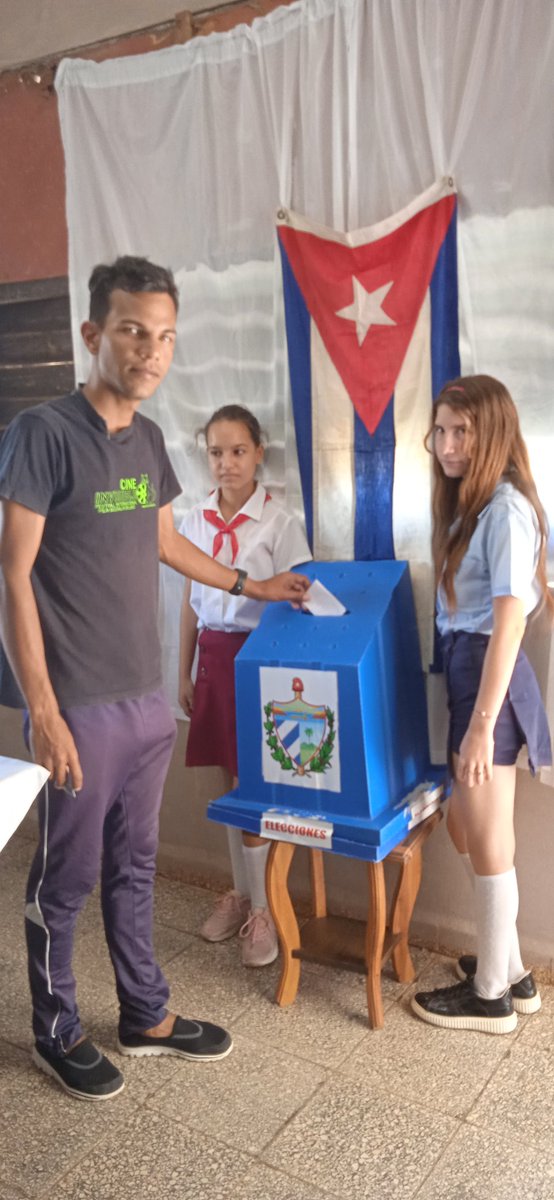 GRGIRAL's tweet photo. Mi #VotoXTodos es mi #VotoXCuba
#VotoPorTodos #CubaVotaUnida
@DiazCanelB @AnabelNaranjoP4 @IsabelC1963 @ErnestoSV8 @YanetHerCUBA @aylinalvarezG @univholguinera @LERuizM https://t.co/ZiwPLAlGQs