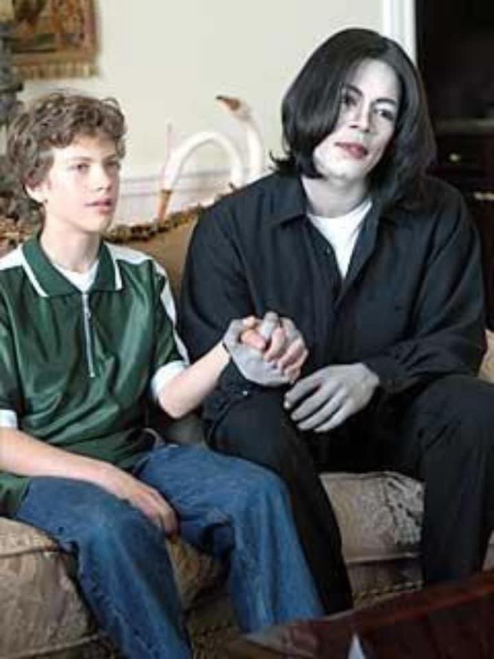 I will never forgive VH1 for that Michael Jackson biopic 😒🤬