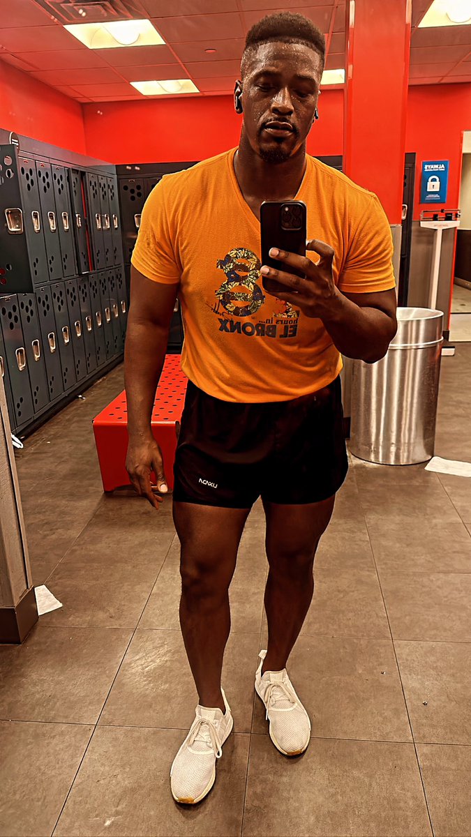 Melvin_Speaks's tweet image. Looking like my damn Pawpaw ❤️🥹🫂✨