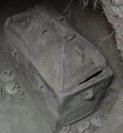 @TheClassicalCo @DrJEBall @ArysPan @archaeologyart Happy tomb