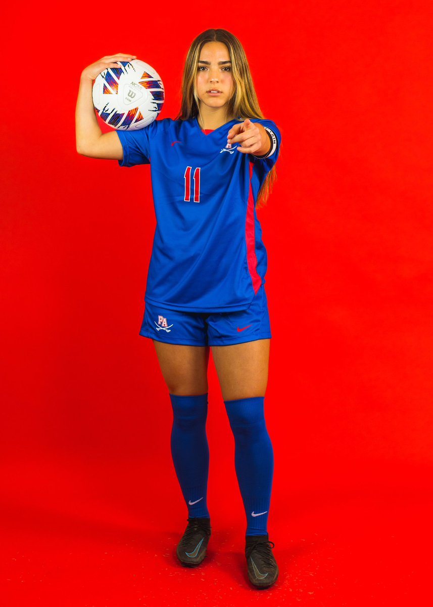 IsabellaCobos1's tweet photo. Thanks Rich Images for the photoshoot! So excited for what this season holds. Let’s go Cavs!💙❤️ https://t.co/kADl1MiJZg