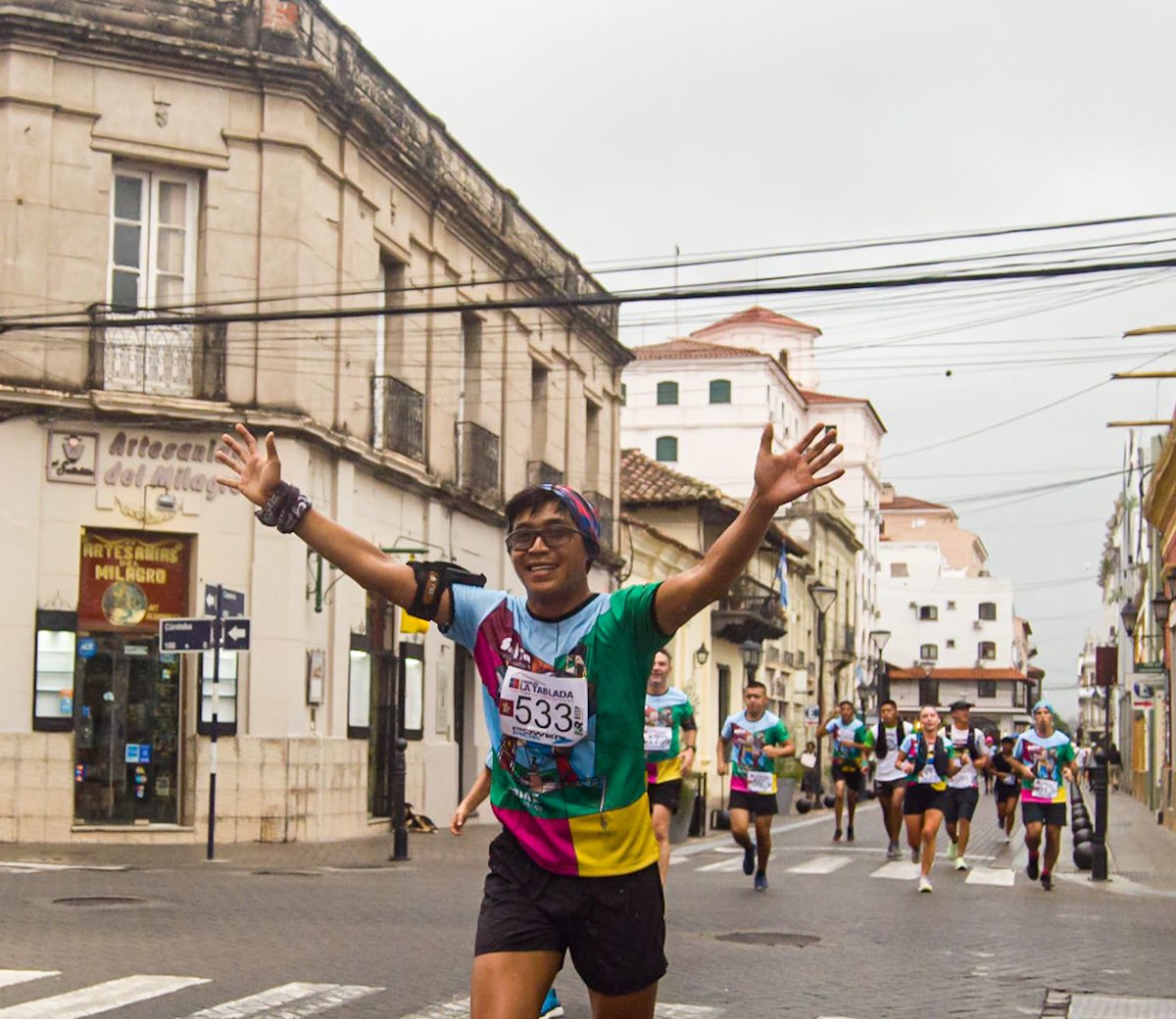 MuniSaltaok's tweet photo. UNA FIESTA DE DEPORTE EN LA CIUDAD ❗️🏃‍♀️🏃‍♂️

Así vivimos la segunda de muchas ediciones que vendrán de la #MediaMaratónSalta.
1.000 competidores recorrieron los puntos más lindos de nuestra ciudad, duplicando los participantes de la anterior. https://t.co/KBySYblxID