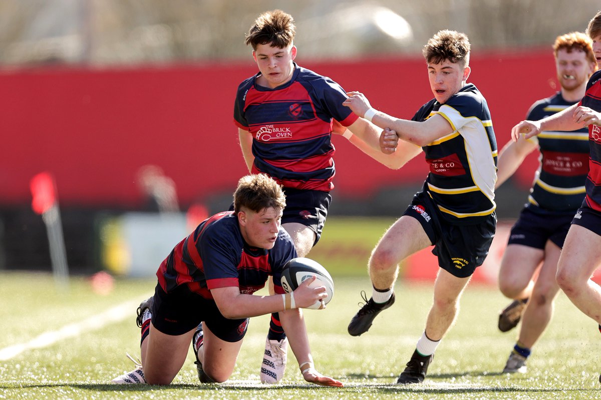Full-time in Musgrave Park and <a href="/Bantry_Rugby/">Bantry Bay RFC</a> are the <a href="/bankofireland/">Bank of Ireland</a> Munster Clubs Boys U18 Cup champions after a 19-17 win over <a href="/DolphinRFC/">Dolphin RFCᅠᅠᅠᅠᅠᅠᅠᅠᅠᅠᅠᅠᅠᅠᅠᅠᅠᅠᅠᅠᅠᅠᅠᅠ</a>-<a href="/CarrigRFC/">Carrigaline Rugby Football Club</a> thanks to a last-minute try🏆

A brilliant game of rugby played from both sides 👏  

#MunsterStartsHere #SUAF 🔴