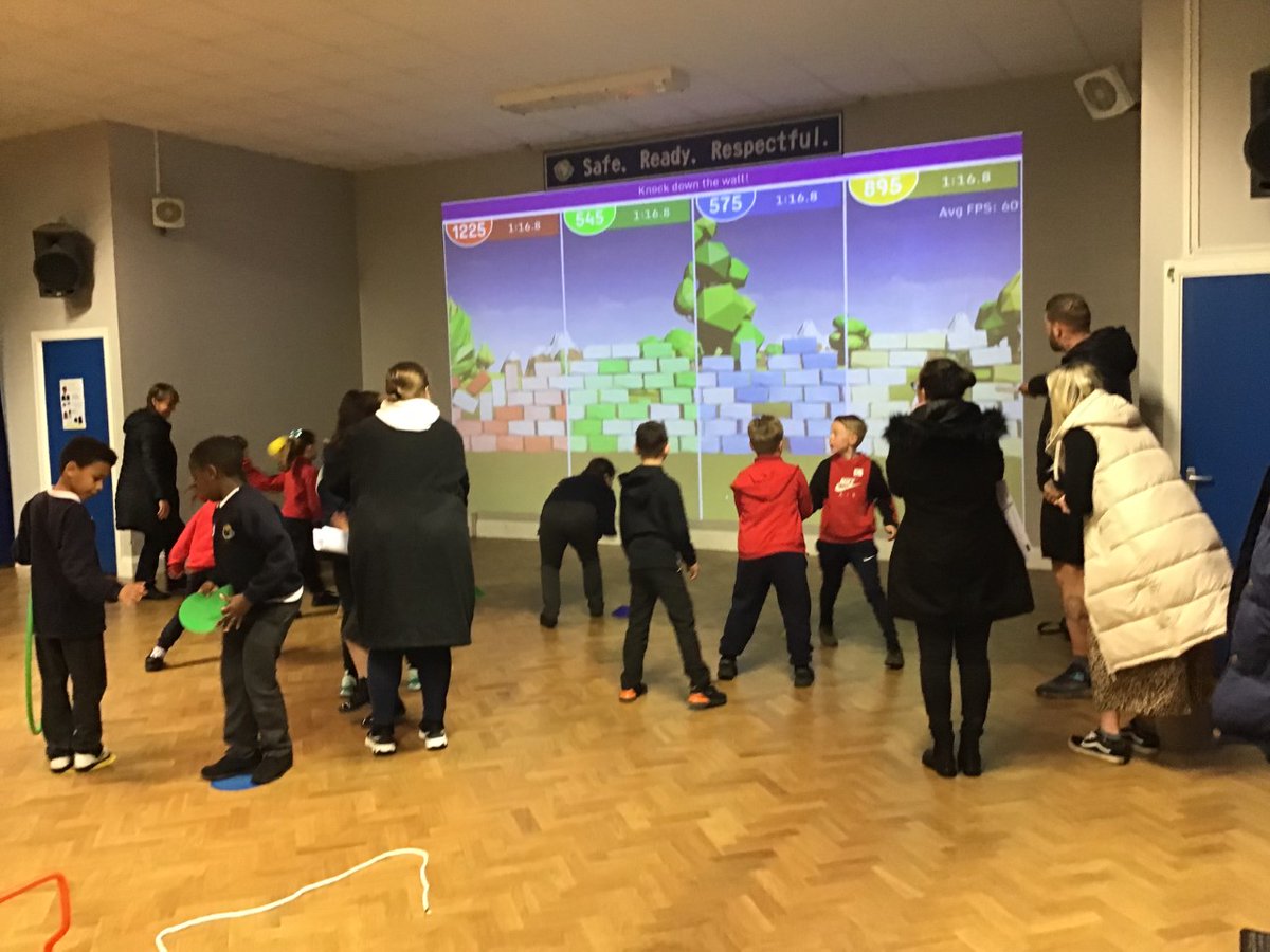 easterside_a's tweet photo. Parents, carers and children working together promoting the school values of team work, determination and self-belief 🙌🏻
Children completing @CommandoJoes tasks and experiencing the I-Wall. #EastersideValues #EastersideParents #EastersideActive https://t.co/fu89H1nNmG
