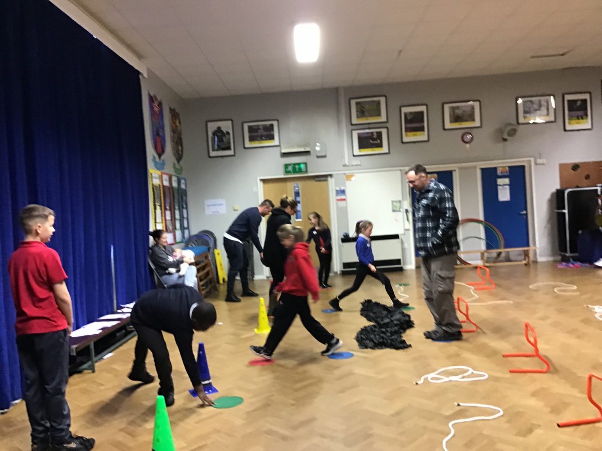 easterside_a's tweet photo. Parents, carers and children working together promoting the school values of team work, determination and self-belief 🙌🏻
Children completing
@CommandoJoes
tasks and experiencing the I-Wall. #EastersideValues #EastersideParents #EastersideActive https://t.co/aTNLXi6POe