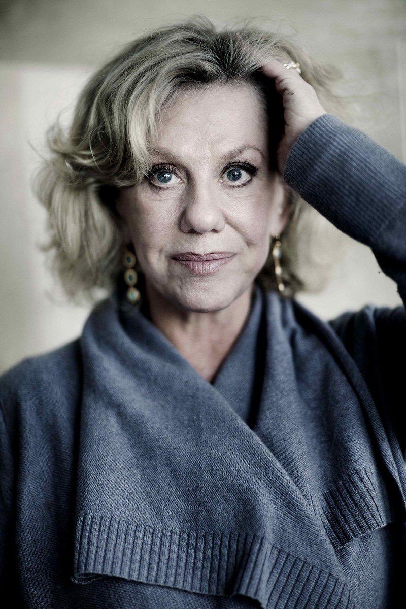 “Beware of the man who denounces woman writers; his penis is tiny and he cannot spell.” 
― Erica Jong (@EricaJong) (born this day, March 26, 1942)